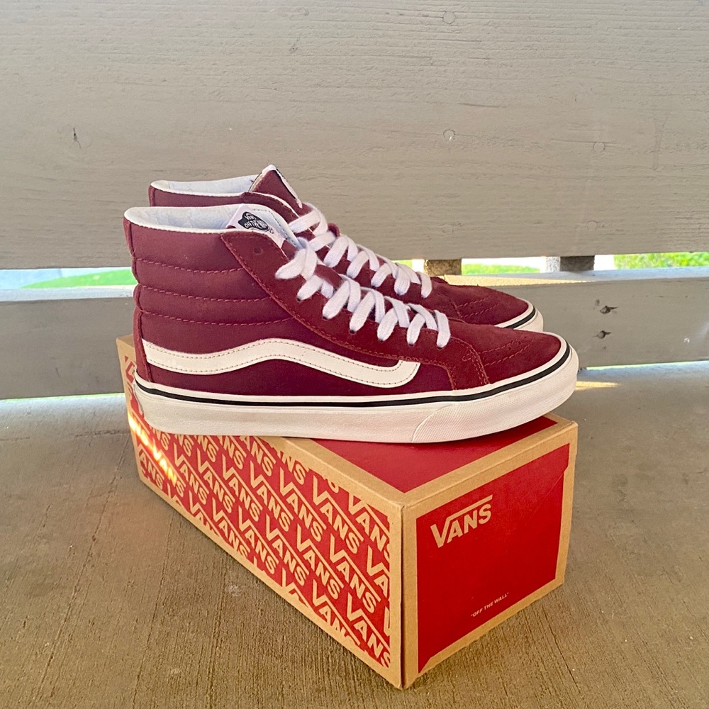 Rad maroon Sk8-Hi Vans size 5 Slim shoe
